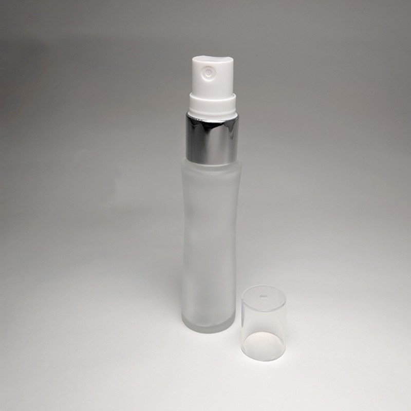 Customization skincare packaging spray pantone color 18/415 neck size screw glass bottle with plastic vacuum plating mist sprayer